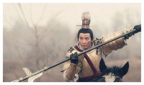方天画戟这么强,为何除了吕布几乎没人用?学者:其实吕布也不用