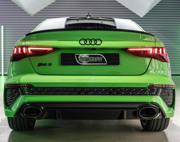 五缸动力,标配四驱,奥迪全新rs 3实拍,遇到法拉利都不