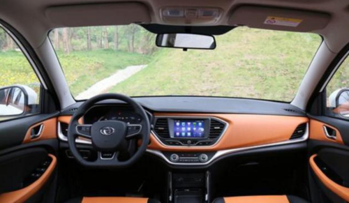 江铃e400怎么样:内饰