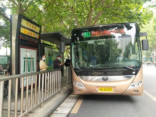 19日,记者从郑州快速公交公司了解到,为进一步便捷市民出行,充分发挥"