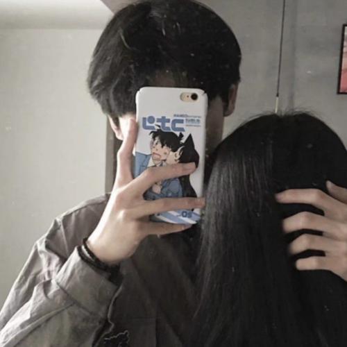 心动"真人"ins情侣头像:分开时要多看两眼,因为常联系