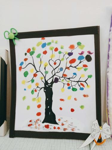 徐燕的美术作品——《七彩树》.