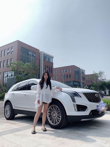 谁说女生不能驾驭大suv?用车一年,我与凯迪拉克xt5很合拍