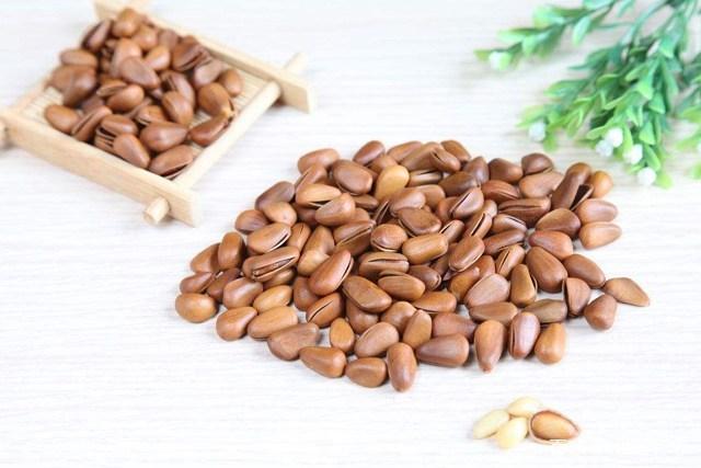 发现地标这个松籽来自东北红松之乡国家地理标志保护产品之五营红松籽