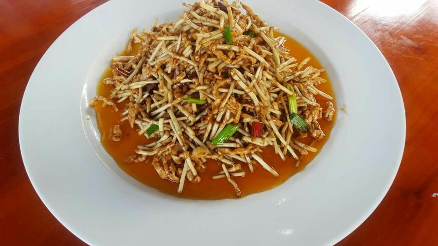折耳根炒肉丝