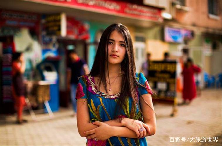 虽然塔吉克斯坦的经济水平落后,但当地的人都长得很好看,美女如云.