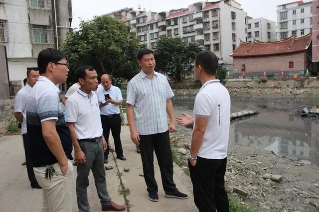 人民网:最"笨"河长朱建华