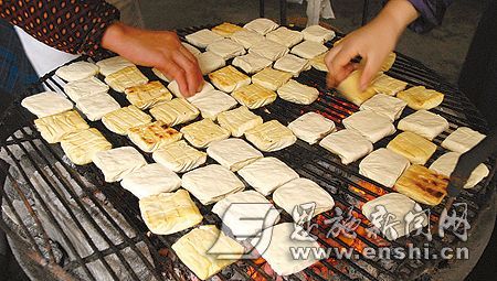 在2011年6月公布的全省第三批非物质文化遗产名录中,利川市柏杨豆干