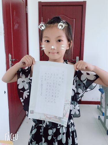 可爱的馨怡小朋友,有着这个小公主的美丽,同时还兼具了侠女的心肠!