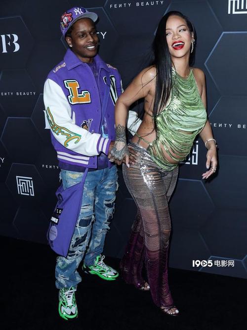 加利福尼亚州洛杉矶,蕾哈娜与男友asap rocky现身自创美容品牌活动