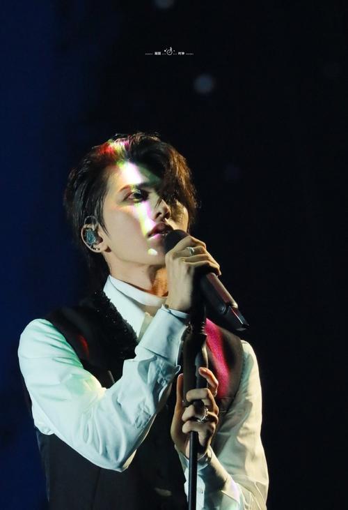 蔡徐坤|蓝玫瑰永不凋零,我爱的男孩永远热恋