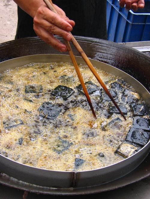 菜单上的旅行1——舌战长沙臭豆腐
