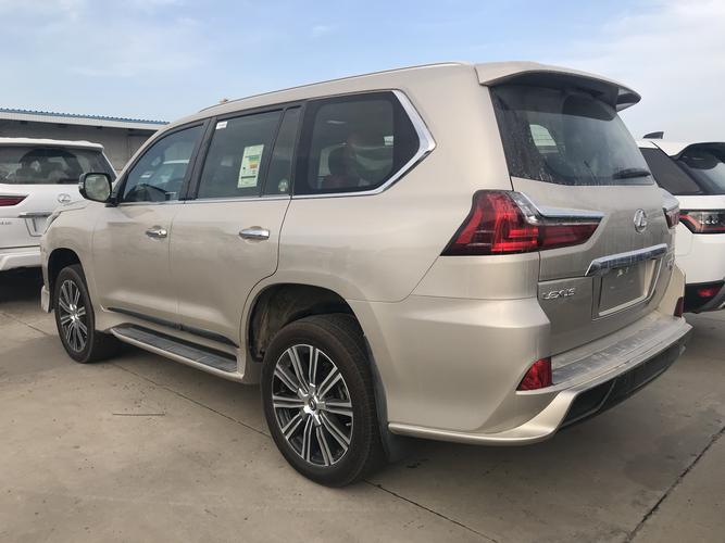 2018款雷克萨斯lx570大气奢华并存天津港现车实拍解析