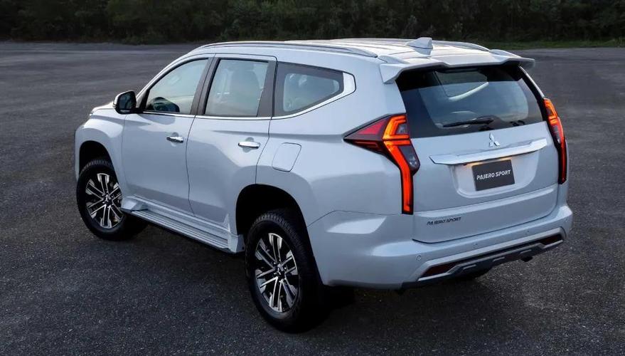 帕杰罗轮胎怎么样三菱帕杰罗劲畅