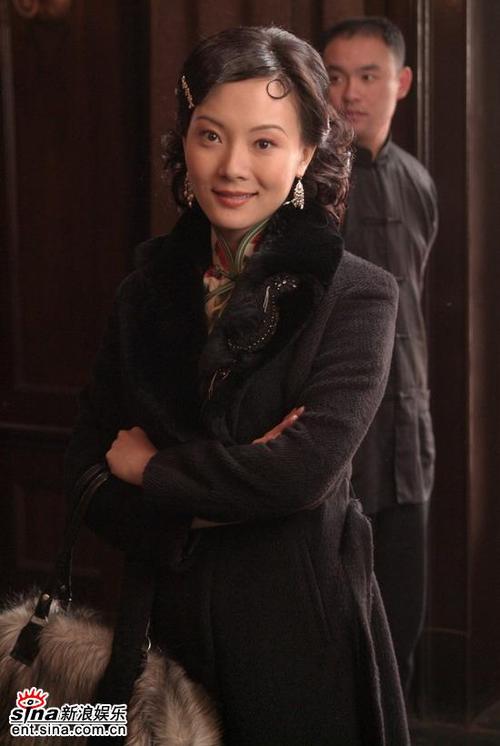 陈数塑造《新上海滩》风情交际花 抽烟也优雅