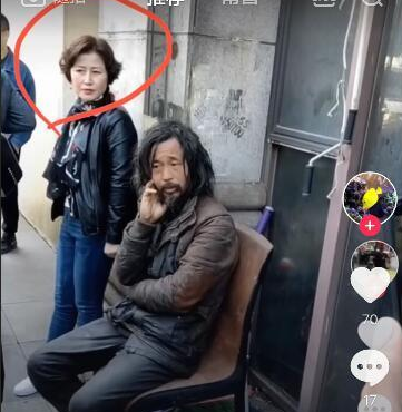 抖音流浪汉沈先生旁边的大姐是谁流浪的沈大师身边美女大姐个人资料