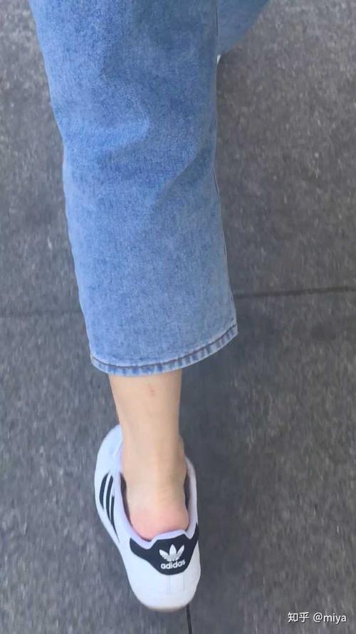 穿运动鞋不穿袜子真的舒服吗?