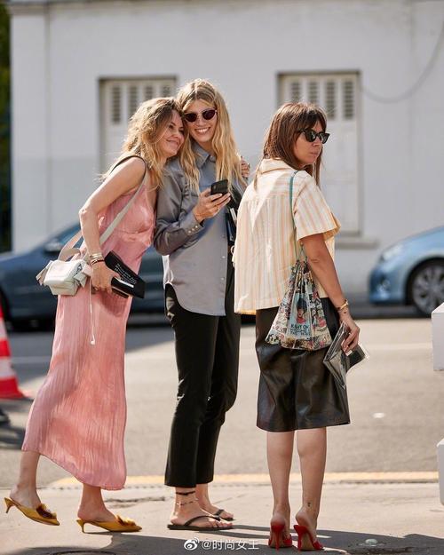 欧美街头的时尚look合集|时髦又高级的秋日穿搭示范!