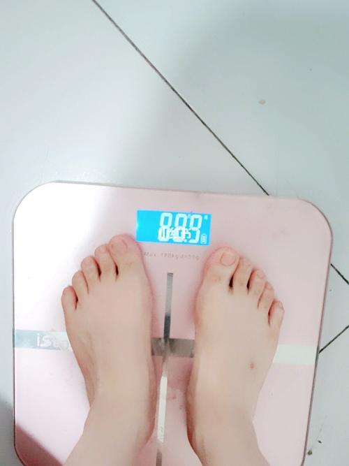 从明天开始减肥 初始体重88斤 图片是吃多了称的体重