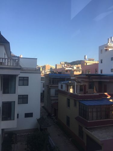 红河哈尼族彝族自治州泸西县阿庐大街东100米天气预报