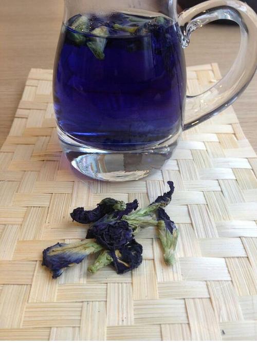 蓝蝴蝶有毒吗 蓝蝴蝶花泡水喝的功效与作用禁忌有哪些