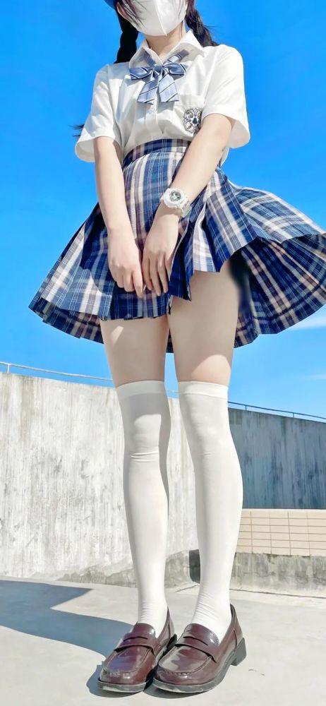 制服壁纸jk制服加白袜套图