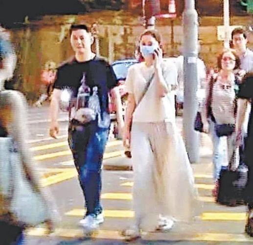 40岁周丽淇身体二度抱恙,傅程鹏连夜陪