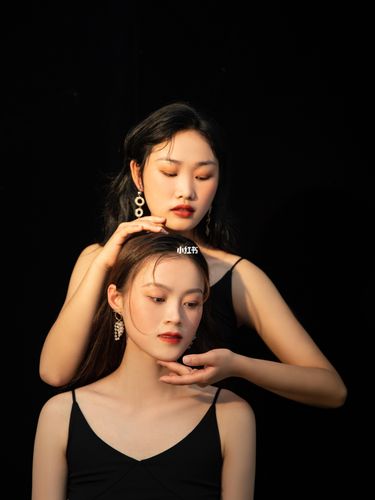 79&nbsp;  6767闺蜜双人写真照_牧小渔影创广告