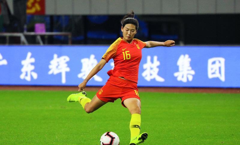 杨莉娜在比赛中