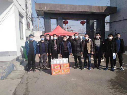 泗水县退役军人志愿者协会(筹)将物资送到泉林镇政府,石漏村卡点,柳河