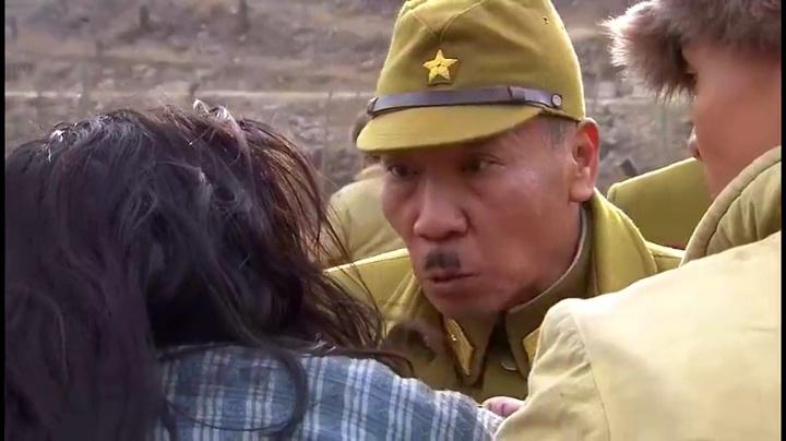 小鬼子禽兽不如 女八路受不了折磨晕倒 想不到对肚子里的孩子下手