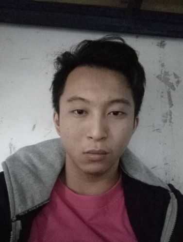左边脸小右边脸大,经常用左边咀嚼