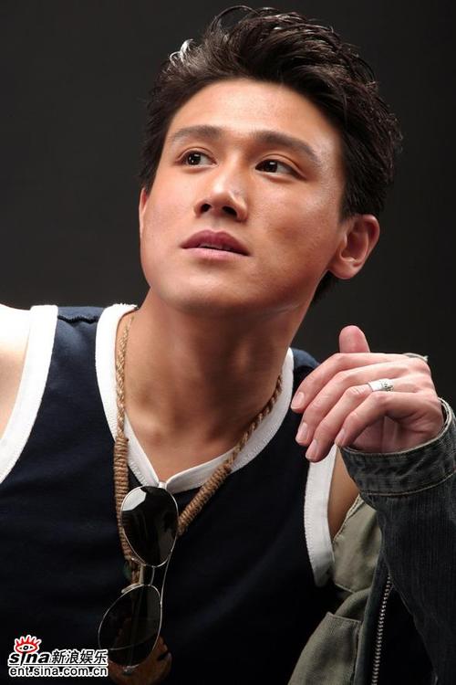 资料图片:演员佟悦精彩写真(9)