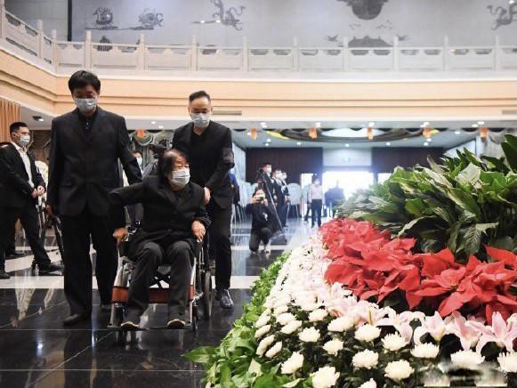 5月24日上午10时,袁隆平院士遗体送别仪式在长沙明阳山殡仪馆举行.