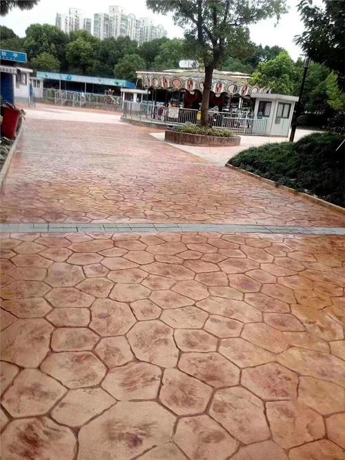 淄博周村水泥压花地坪材料谋成施工公司