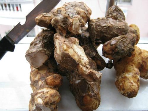 云苓和土茯苓均有去湿的功效,到底两者间的区别在哪里?