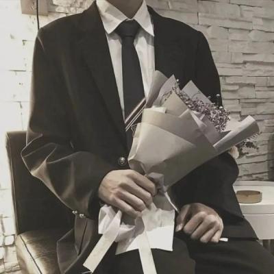 帅气高冷成熟男生头像