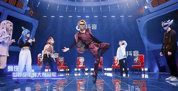 中插蒙面舞王预告老2展示舞蹈功底29号晚9点10分江苏台见