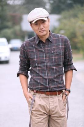韩青初冬街头写真图1_中国男明星