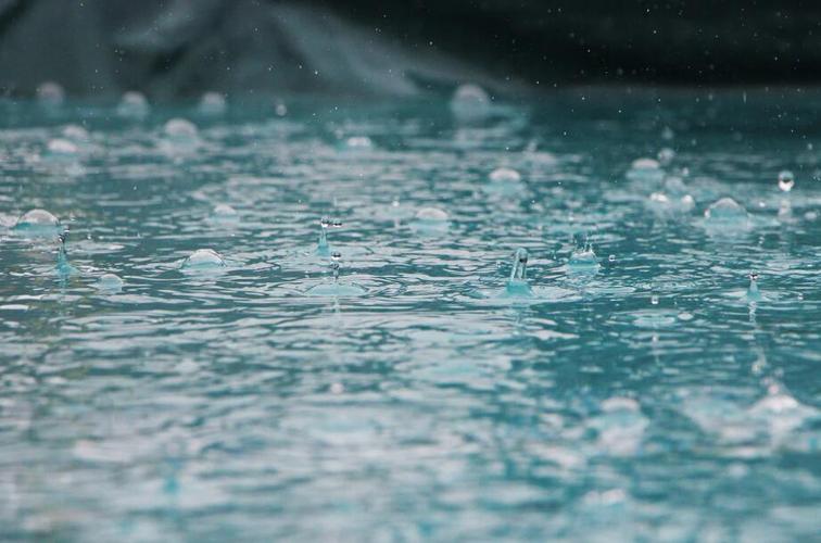 雨天正能量的句子 雨天激励暖心正能量语录