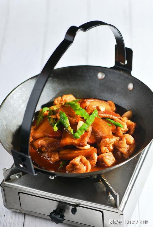 品菜之赢厨吊锅油豆腐煨肉
