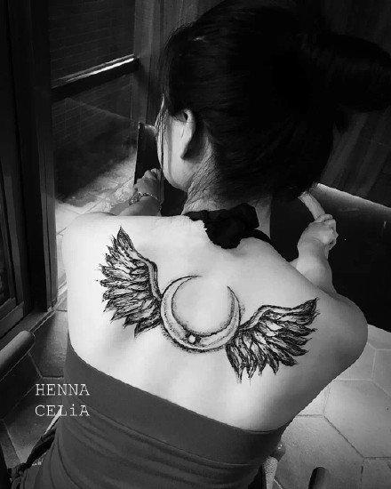 18款帅气的黑灰翅膀纹身作品图(2/18)