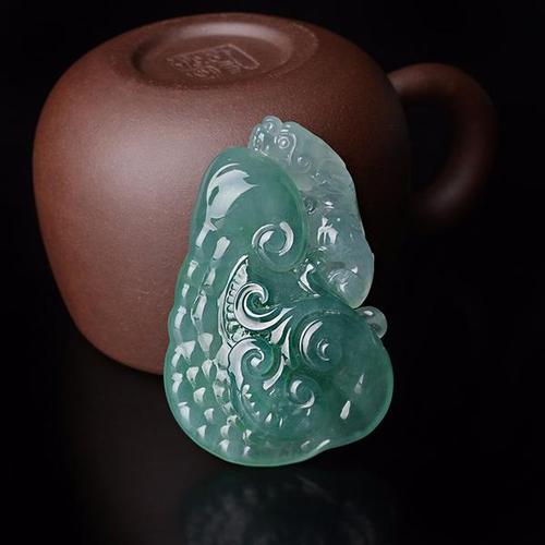 翡翠仿古如意的寓意_翡翠如意寓意_翡翠如意吊坠寓意