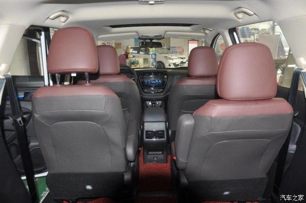 实用更时尚 实拍长安欧尚a800内饰