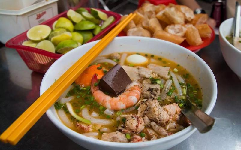 胡志明美食完全攻略,200块就够吃遍全城!