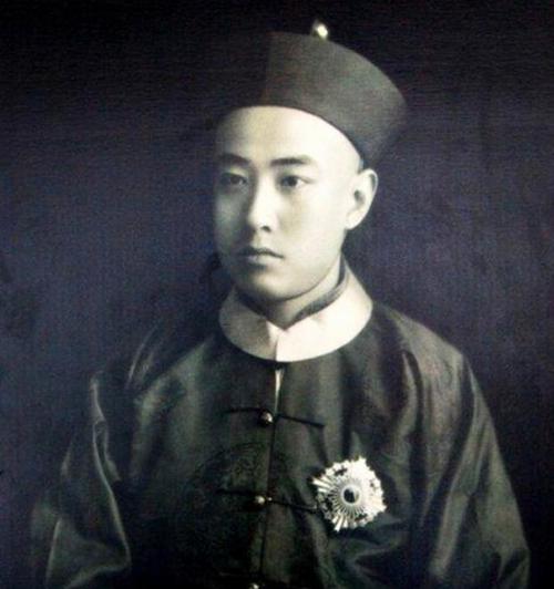 原创晚清时期的满族高层有多腐败?他们统统被这一个人给搞定了
