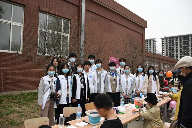 昨日顺义区2021年樱花文化节在北京工业大学耿丹学院开幕!