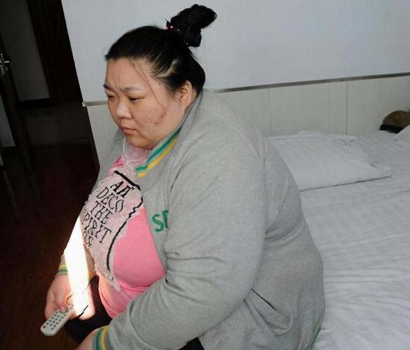 帅小伙爱上440斤胖妞,婆婆偷户口本两人登记,她冒险产子回报