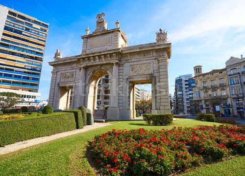 景观 / valencia puerta porta de la mar door square in spain
