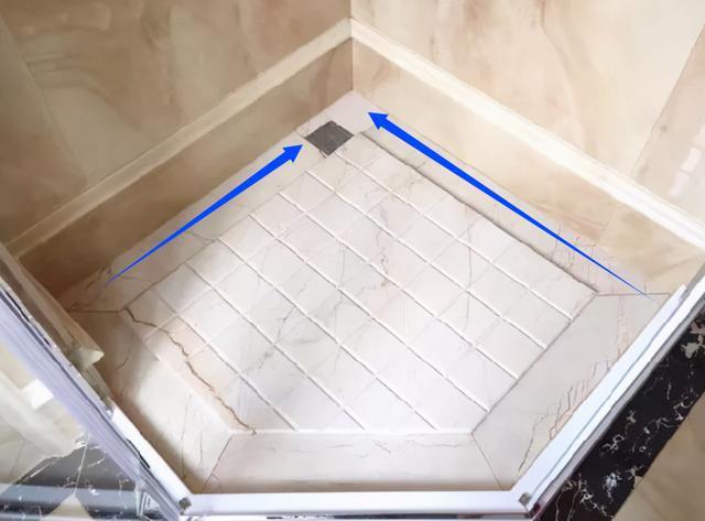 淋浴房别铺瓷砖啦,早过时了还天天堵,这样设计排水哗啦的,超爽